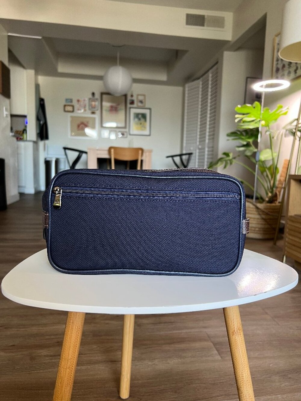 Toiletry Bag/Dopp Kit - Picture 4 of 10
